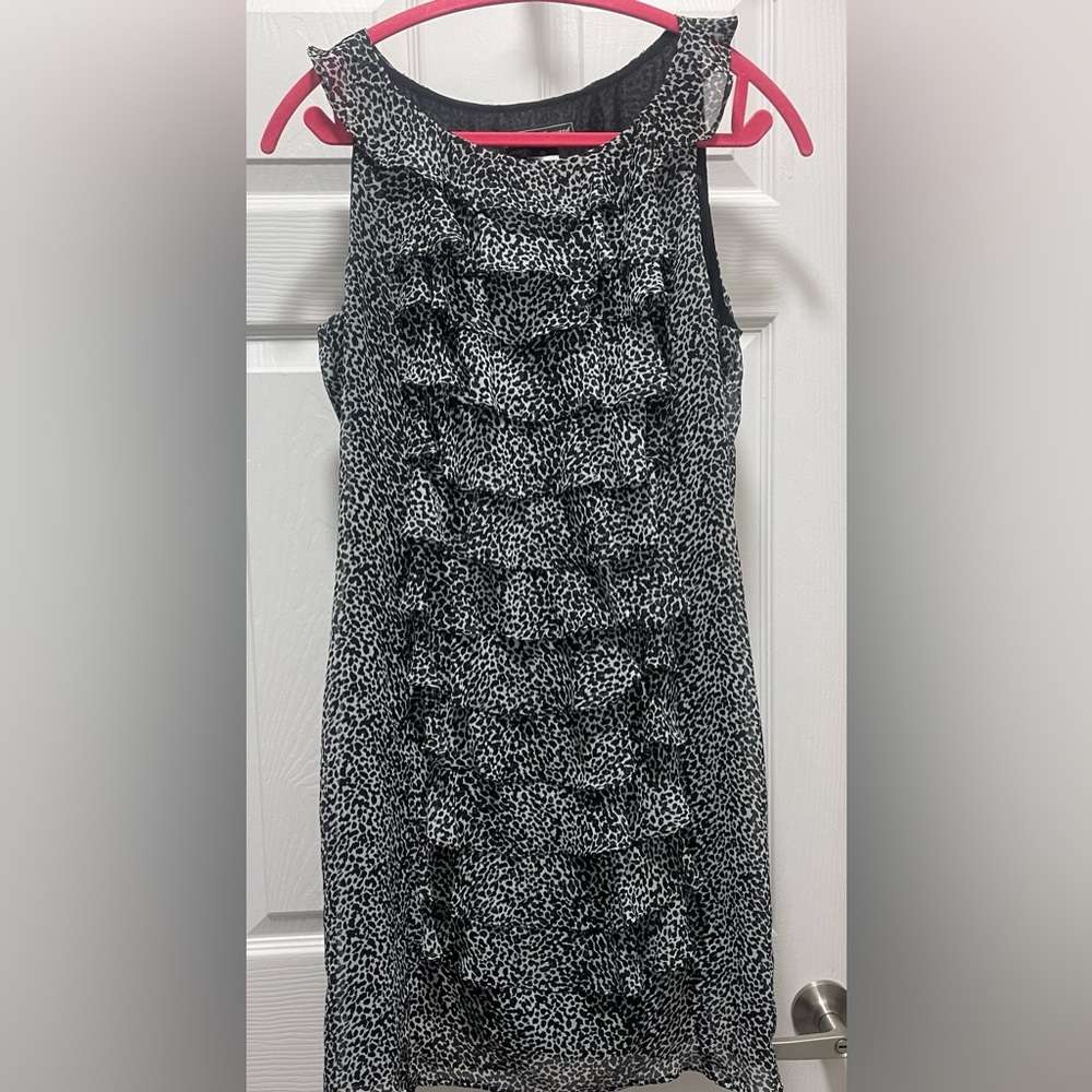 Jessica Howard Black and Gray Leopard Patterned Dress
